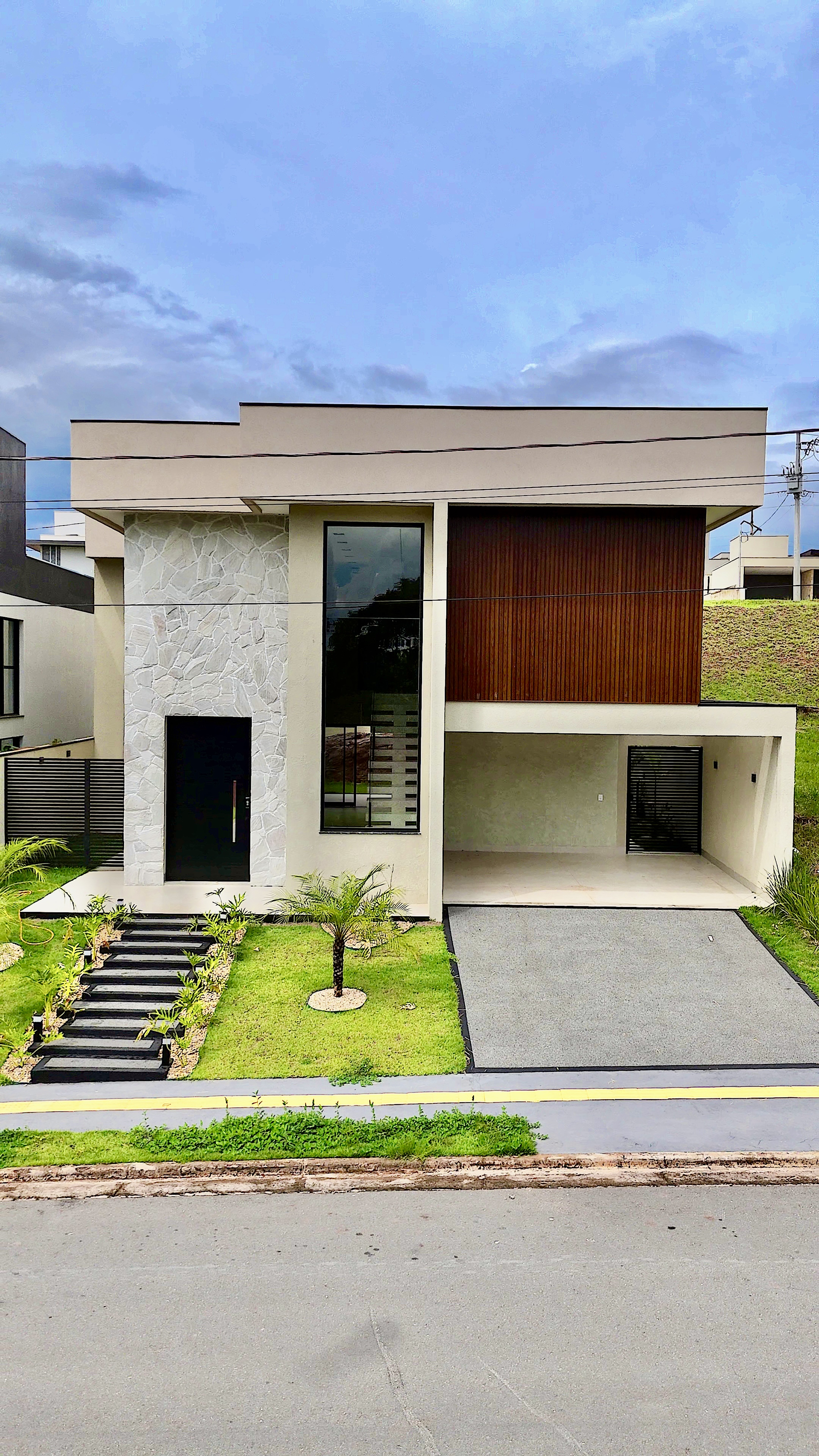 Fachada do sobrado no Jardins Capri